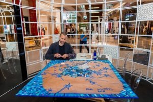 The Dubai Mall hosts silent auction for Robi Walters creation